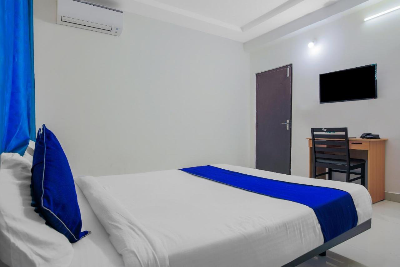 Oyo Silverkey 74581 Nallagandla Otel Haydarabad Dış mekan fotoğraf