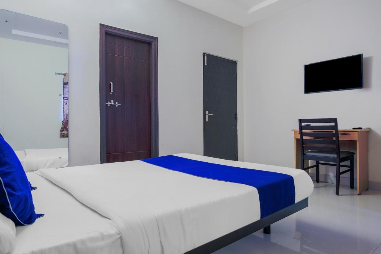 Oyo Silverkey 74581 Nallagandla Otel Haydarabad Dış mekan fotoğraf